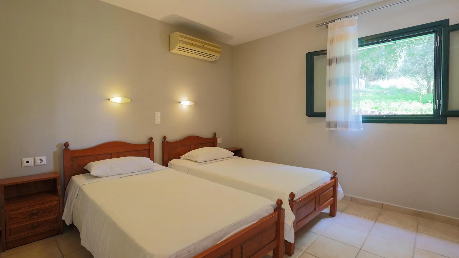 Vivi'S Apartments Agia Efimia