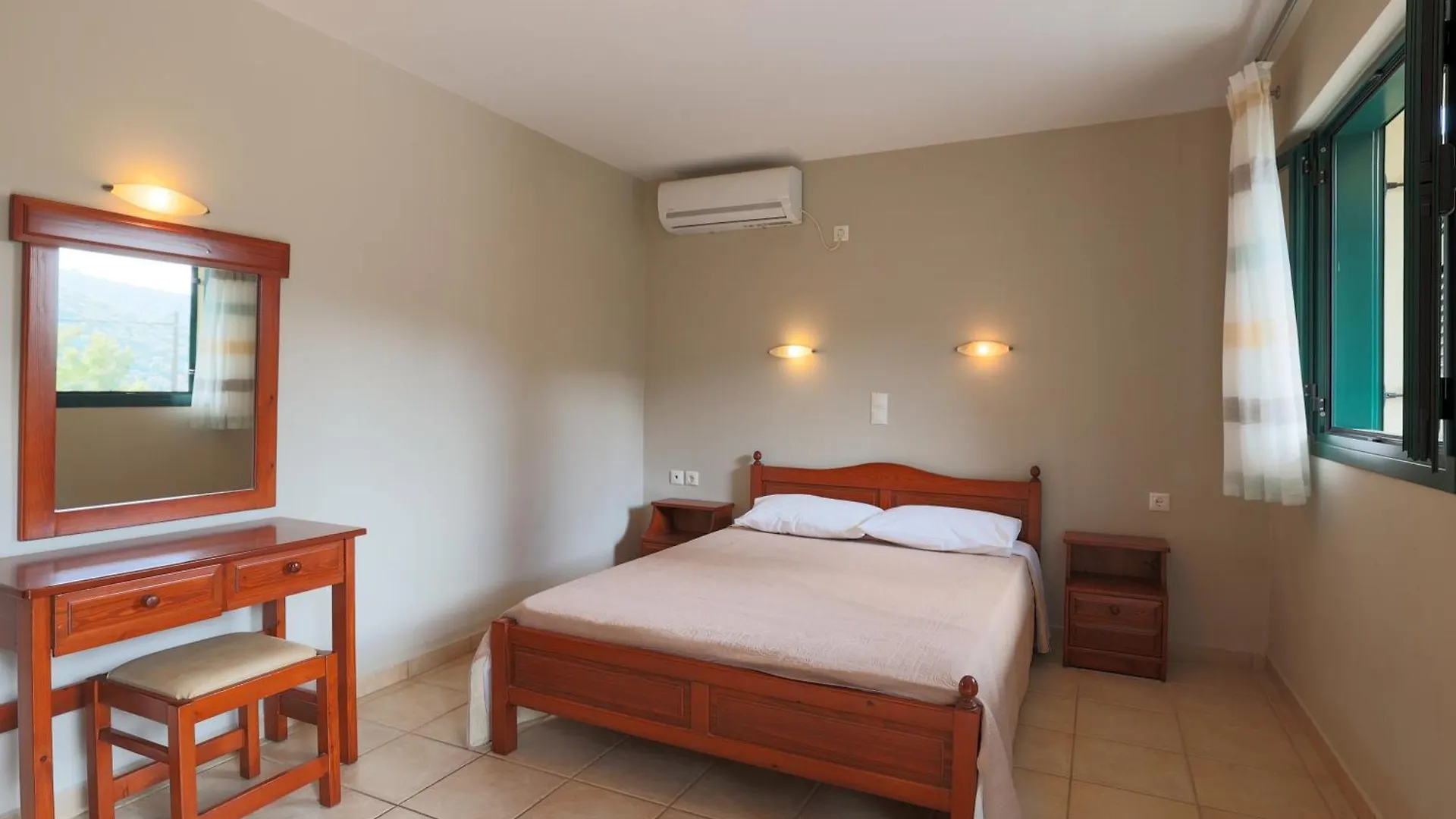 Vivi'S Apartments Agia Efimia
