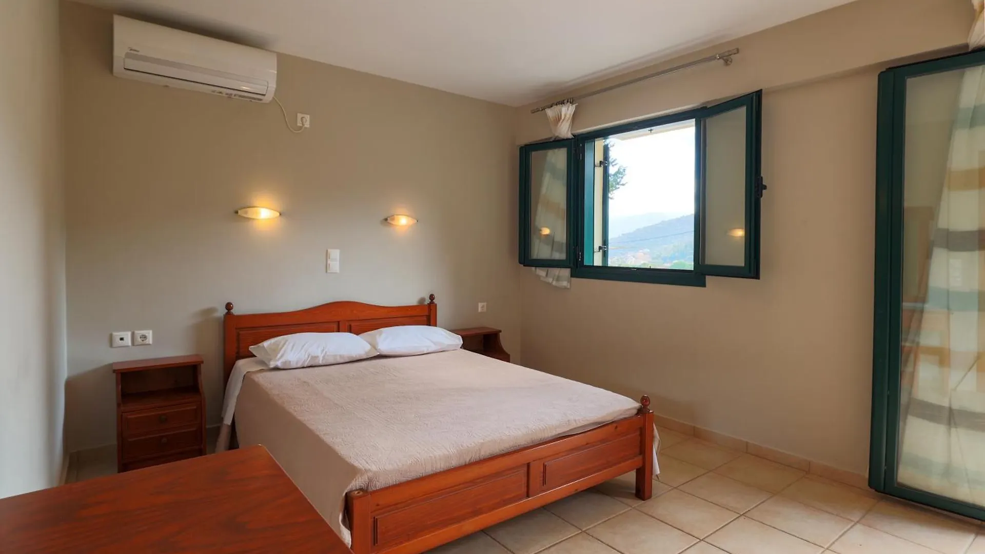 Vivi'S Apartments Agia Efimia