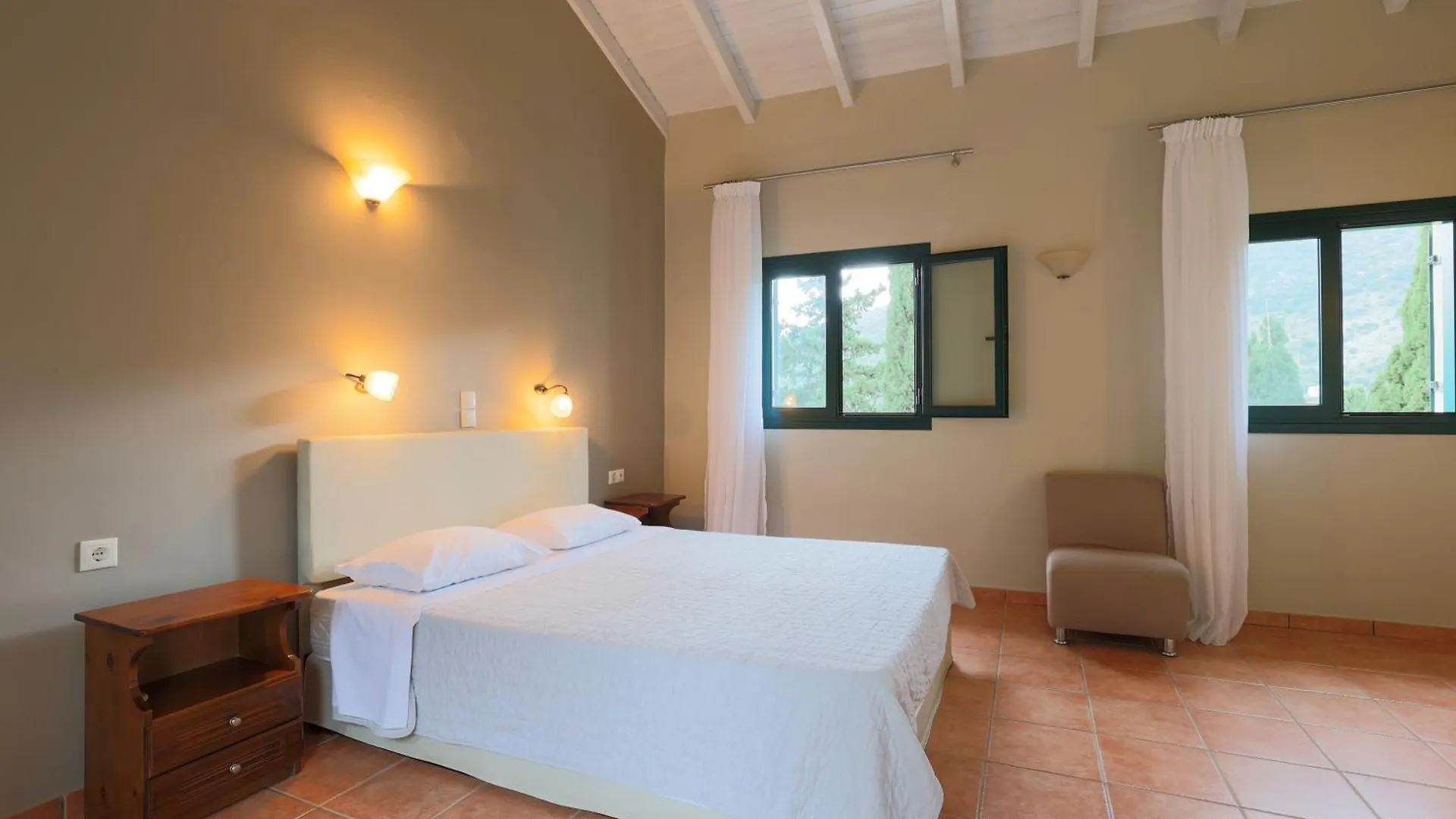 Vivi'S Apartments Agia Efimia